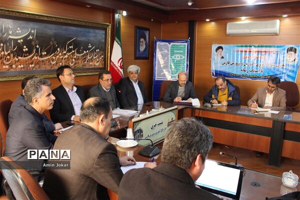 نشست خبری مدیرکل و معاون سوادآموزی آموزش و پرورش استان فارس به‌مناسبت آغاز هفته سواد‌آموزی
