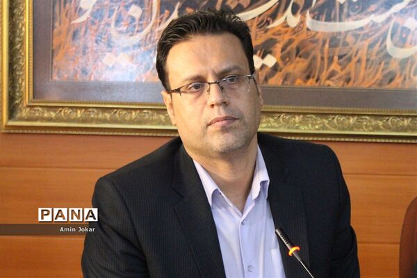نشست خبری مدیرکل و معاون سوادآموزی آموزش و پرورش استان فارس به‌مناسبت آغاز هفته سواد‌آموزی