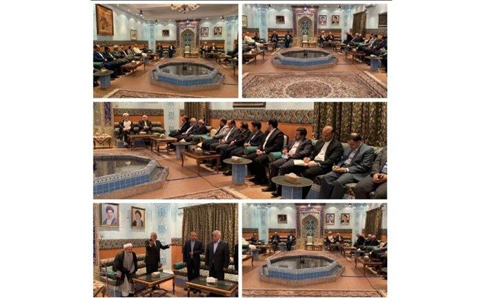 دیدار جمعی از  ایرانیان و فعالان اقتصادی مقیم عمان با ظریف