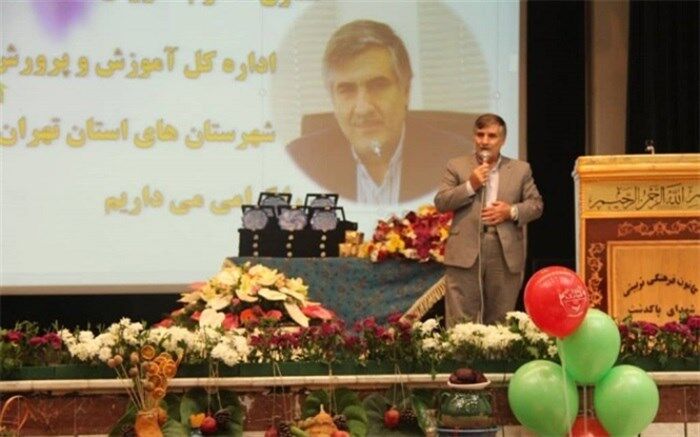 برای امر خطیرمعلمی حتما باید اشخاص از اصالت معلمی برخوردار باشند