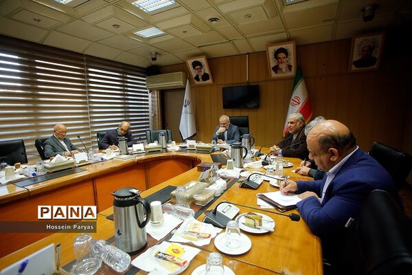 دیدار  اعضای هیات امنای انجمن علمی اولیا و مربیان با وزیر آموزش و پرورش
