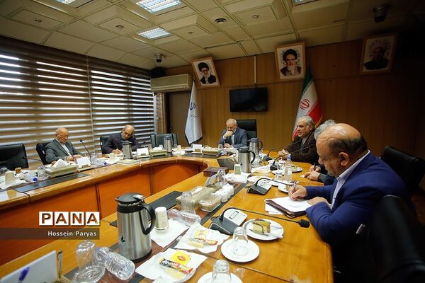 دیدار  اعضای هیات امنای انجمن علمی اولیا و مربیان با وزیر آموزش و پرورش