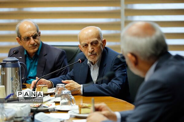 دیدار  اعضای هیات امنای انجمن علمی اولیا و مربیان با وزیر آموزش و پرورش