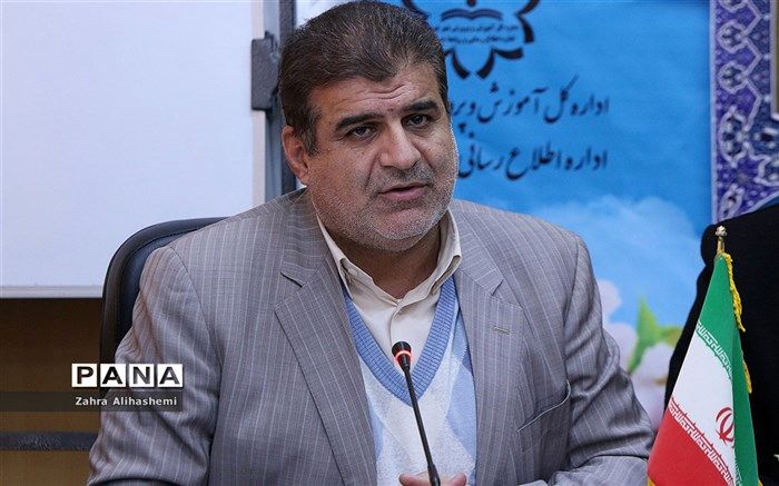 فولادوند: باید میان توسعه و تمایل دانش آموز و خانواده توازن ایجاد کنیم