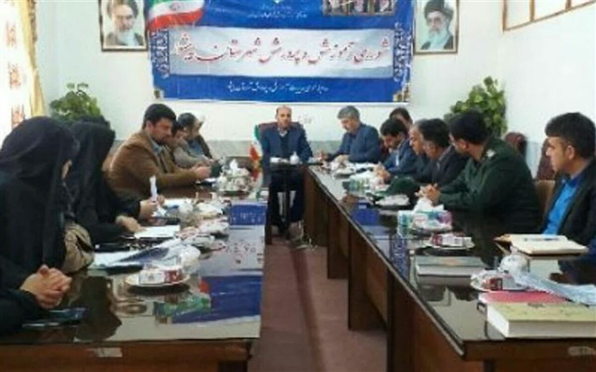 فرماندار پیشوا: پرداختن به  موضوع آسیب‌های اجتماعی  اولویت‌ آموزش و پرورش است