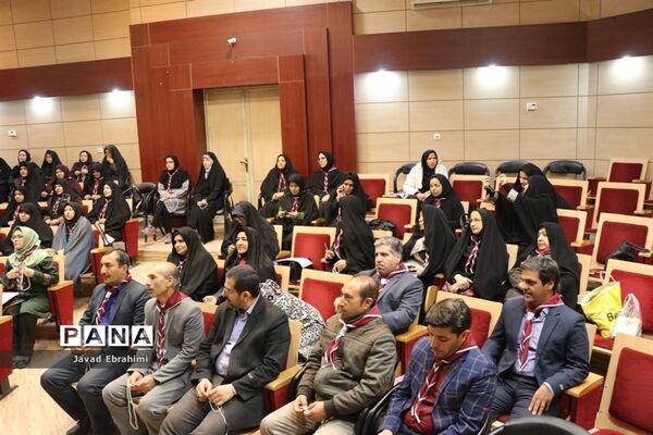 کارگاه آموزشی مربیان پیشتاز سازمان دانش‌آموزی ناحیه 2 آموزش و پرورش مشهد