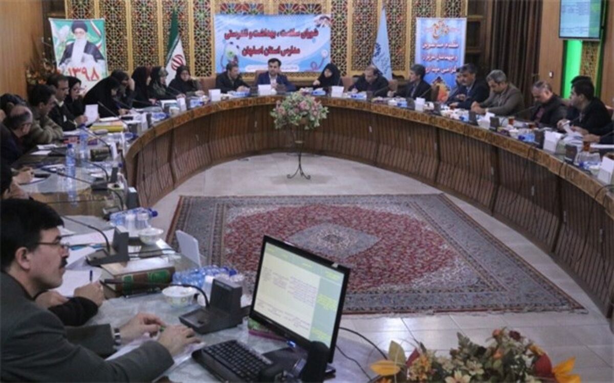 توانمندسازی دانش آموزان ، اولیاء و کارکنان در حوزه سلامت از اولویت های  اصفهان است