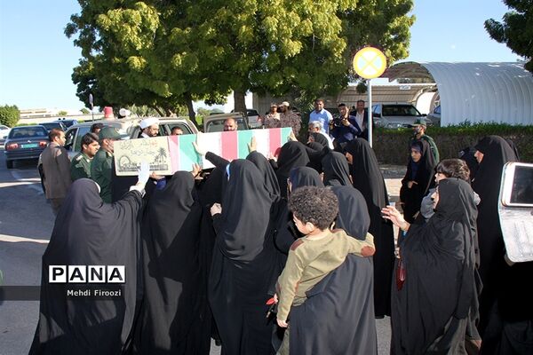 ورود پیکر مطهر دو شهید گمنام به استان هرمزگان