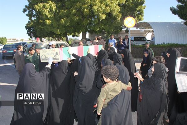 ورود پیکر مطهر دو شهید گمنام به استان هرمزگان