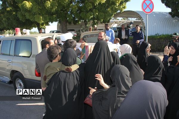 ورود پیکر مطهر دو شهید گمنام به استان هرمزگان