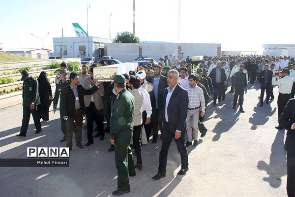 ورود پیکر مطهر دو شهید گمنام به استان هرمزگان