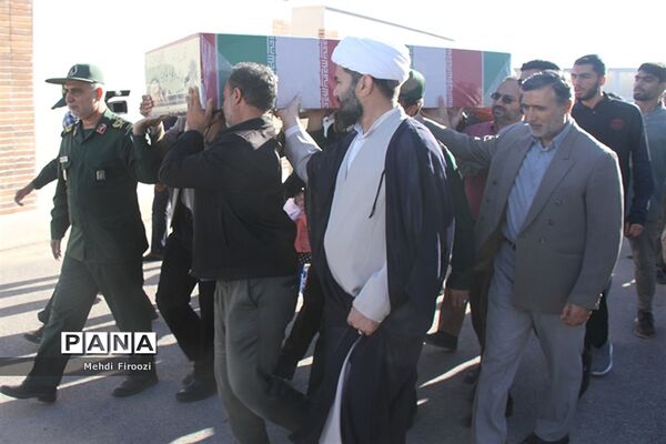 ورود پیکر مطهر دو شهید گمنام به استان هرمزگان