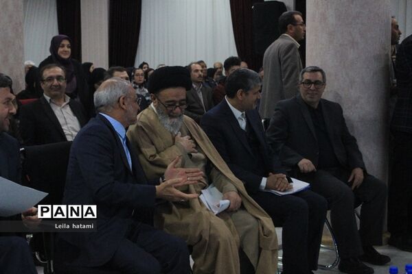 آیین رونمایی از کتب آموزش شهروندی باحضور وزیر آموزش و پرورش در تبریز