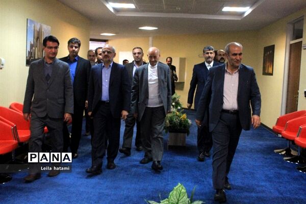 نشست صمیمی وزیر آموزش و پرورش با اعضای شورای معاونان اداره‌کل و مدیران آذربایجان شرقی