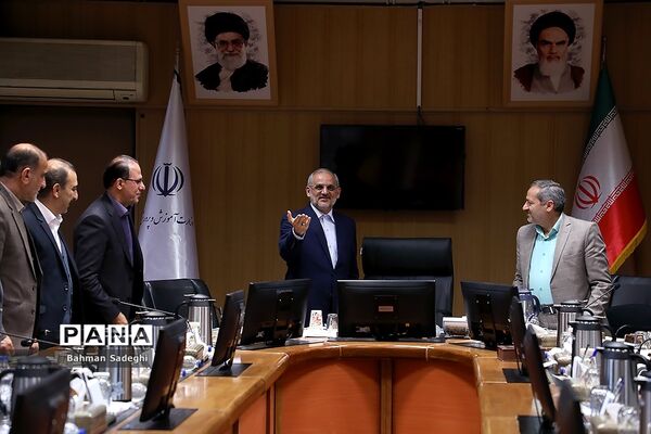 دیدار مدیران سازمان دانش‌آموزی استان‌های سراسر کشور با وزیر آموزش و پرورش