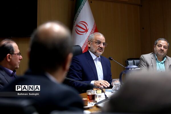 دیدار مدیران سازمان دانش‌آموزی استان‌های سراسر کشور با وزیر آموزش و پرورش