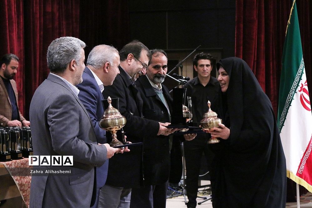 مراسم تجلیل از برگزیدگان المپیادهای جهانی و کشوری و رتبه‌های برتر کنکور