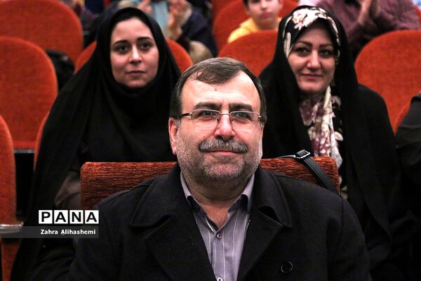 مراسم تجلیل از برگزیدگان المپیادهای جهانی و کشوری و رتبه‌های برتر کنکور