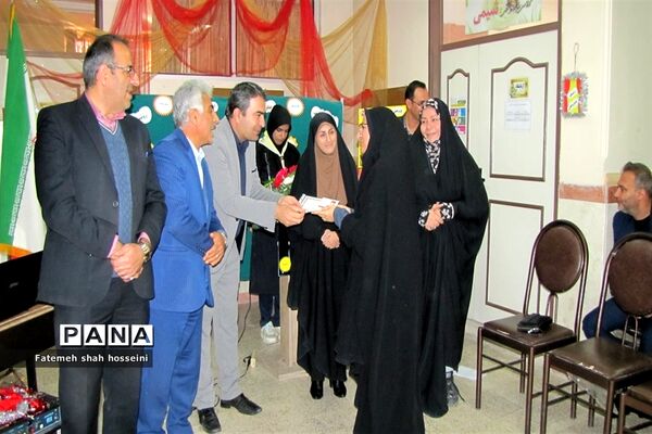 همایش گرامیداشت هفته پژوهش درشهرستان فیروزکوه