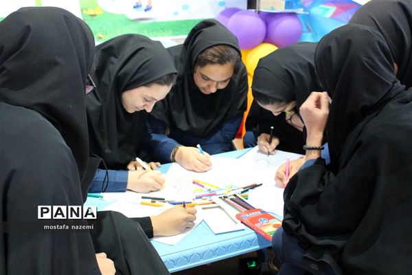 استقبال پر شور دانش آموزان بافقی از نمایشگاه کتاب