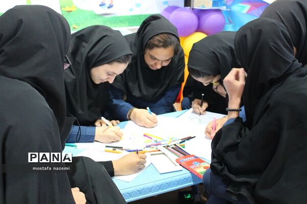 استقبال پر شور دانش آموزان بافقی از نمایشگاه کتاب