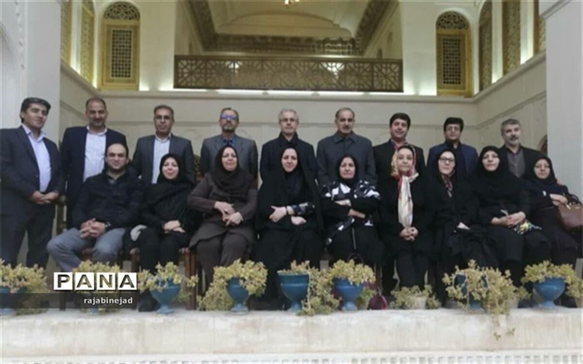 بازدید موسسان مدارس غیر دولتی تبریزاز مدارس ابرکوه
