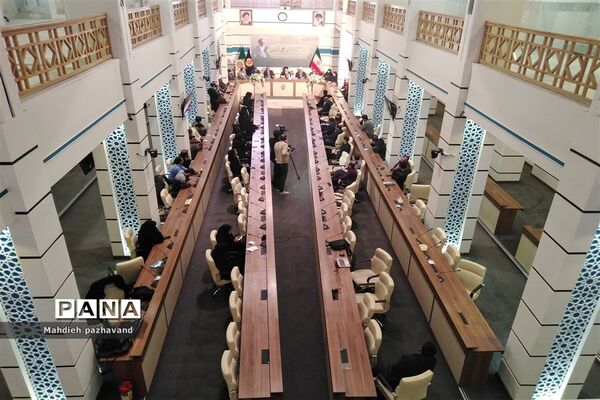 آیین رونمایی از پوستر «این چند کتاب محی الدین »