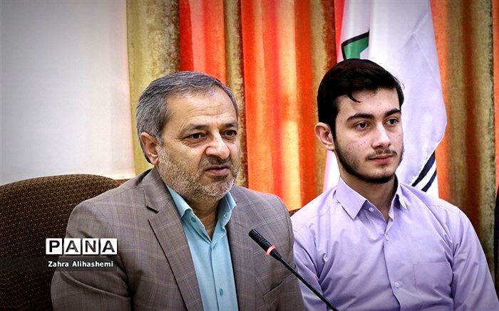 علیرضا کاظمی: نقدهای دانش‌آموزی شنیدنی و قابل اجرا در آموزش و پرورش است