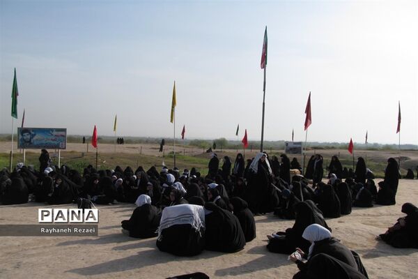 دعوت نامه خانه خورشید تو را به مهمانی خاک ها می خواند