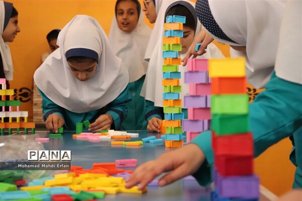 برگزاری نمایشگاه هفته پژوهش در مدارس آباده