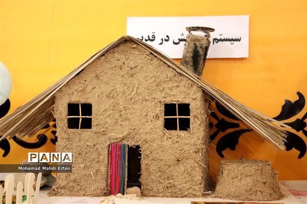 برگزاری نمایشگاه هفته پژوهش در مدارس آباده