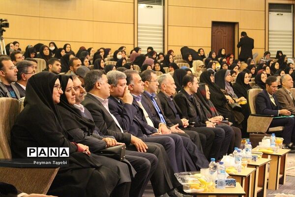 آیین تجلیل از تلاشگران عرصه آموزش و پرورش استثنائی