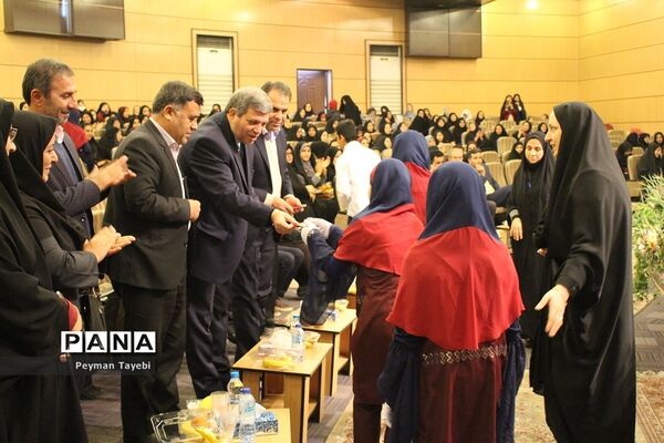 آیین تجلیل از تلاشگران عرصه آموزش و پرورش استثنائی