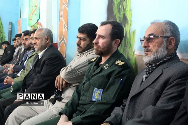 بزرگداشت شهدای مدافع حرم در مدرسه شهید آذریان اسلام‌آباد