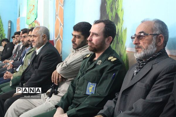 بزرگداشت شهدای مدافع حرم در مدرسه شهید آذریان اسلام‌آباد