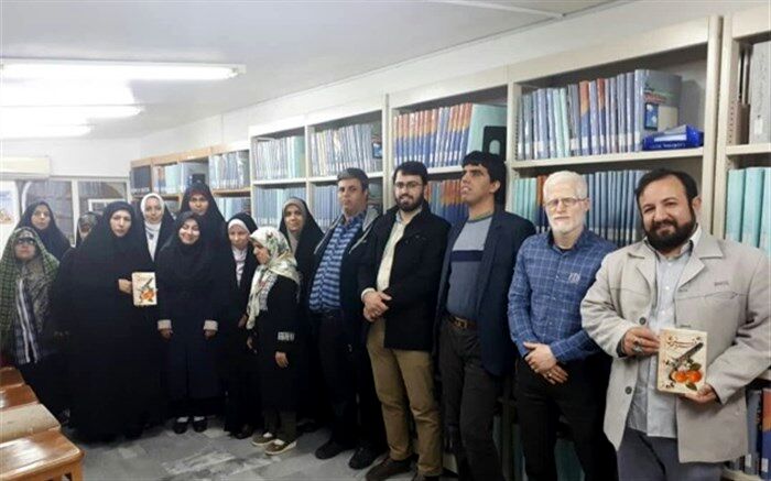 معرفی «قربانی طهران» در بخش نابینایان کتابخانه آیت الله خامنه ای