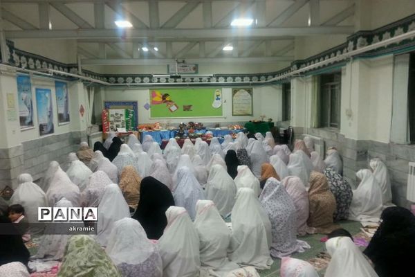 برگزاری شب یلدای قرآنی در مدرسه شاهد عبدالرحمن آدمی ابرکوه