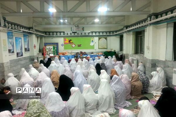 برگزاری شب یلدای قرآنی در مدرسه شاهد عبدالرحمن آدمی ابرکوه