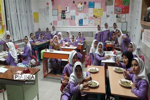 برگزاری شب یلدای قرآنی در مدرسه شاهد عبدالرحمن آدمی ابرکوه