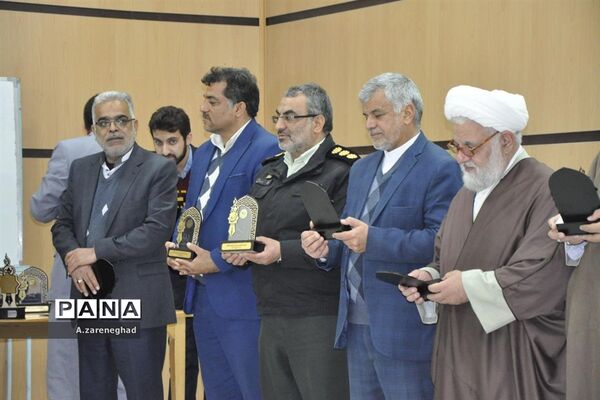 آئین تجلیل ازبرگزیدگان مسابقات قرآن وعترت و فرهنگی هنری اشکذر