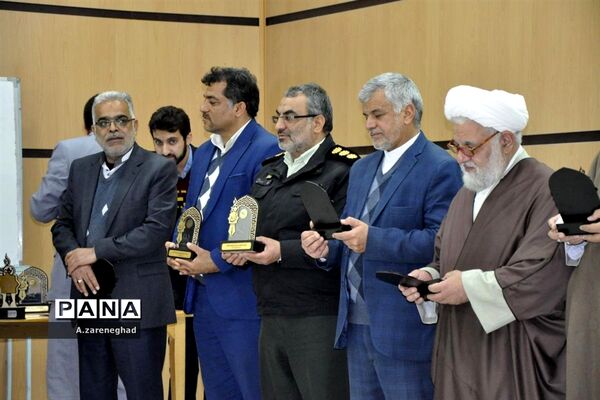 آئین تجلیل ازبرگزیدگان مسابقات قرآن وعترت و فرهنگی هنری اشکذر