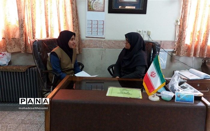 مدیر دبیرستان نمونه کاشی نیلوفر: کسب 2 رتبه کشور توسط معلمان پژوهشگر آموزشگاه