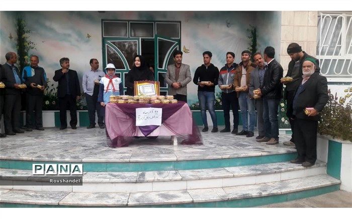 تجلیل از رانندگان سرویس دانش آموزی دبستان شاهد معمارکاشمر