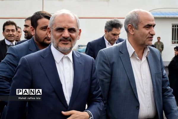 افتتاح دبیرستان مصلی نژاد، کانون بازنشستگان و کلینیک دندانپزشکی فرهنگیان توسط وزیرآموزش و پرورش در تبریز