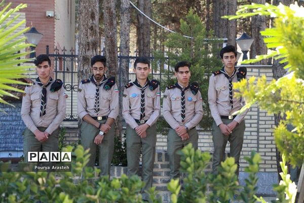 مراسم تشییع دانش آموز پیشتاز در خراسان جنوبی