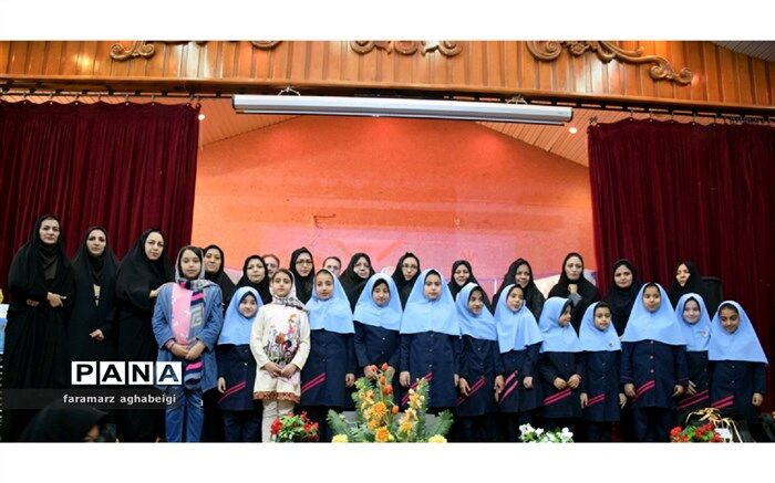 همایش بزرگ تجلیل از منتخبین طرح و برنامه های آموزش ابتدایی تربت حیدریه برگزار شد