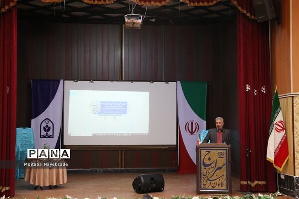 رونمایی از پوستر سی و هشتمین جشنواره مسابقات فرهنگی و هنری دانش‌آموزان خراسان رضوی
