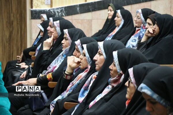 رونمایی از پوستر سی و هشتمین جشنواره مسابقات فرهنگی و هنری دانش‌آموزان خراسان رضوی