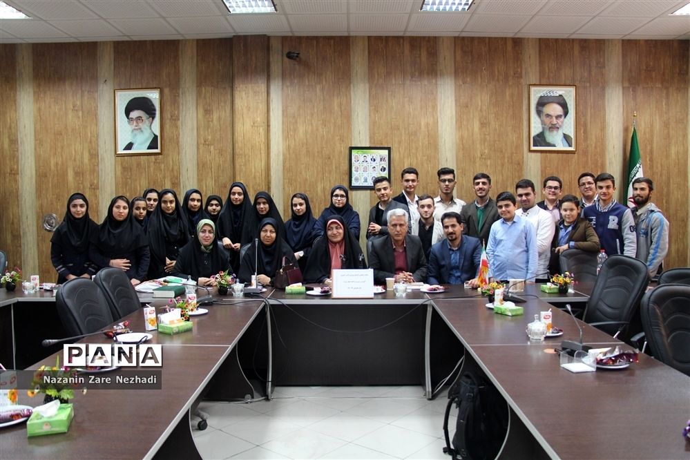 نخستین جلسه منتخبین شورای دانش آموزی آموزش پرورش ناحیه ۴ شیراز