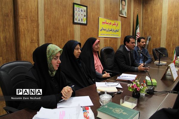 نخستین جلسه منتخبین شورای دانش آموزی آموزش پرورش ناحیه ۴ شیراز